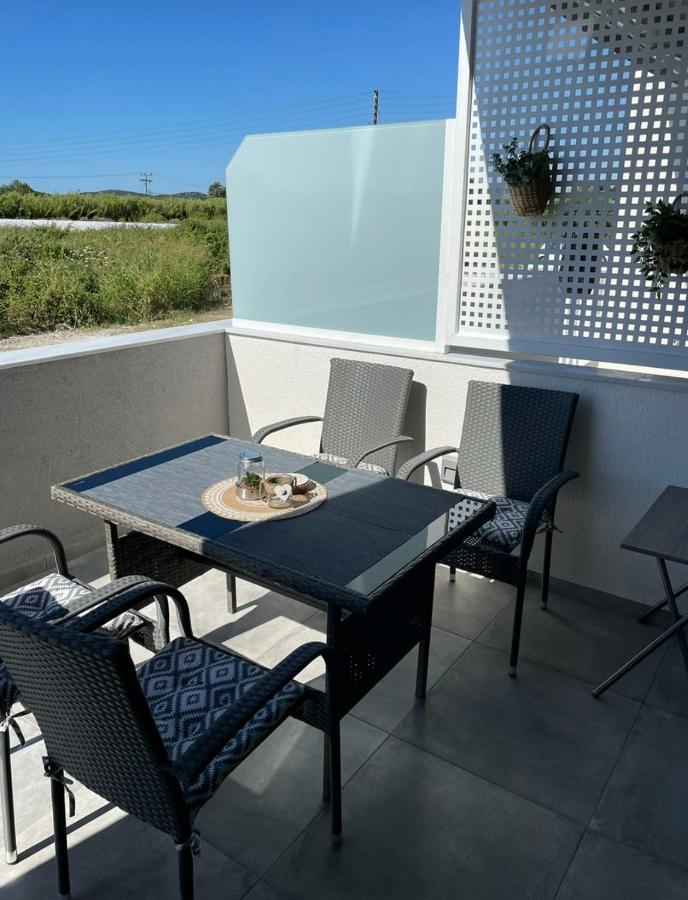 Thalassa Apartment Néa Péramos 외부 사진